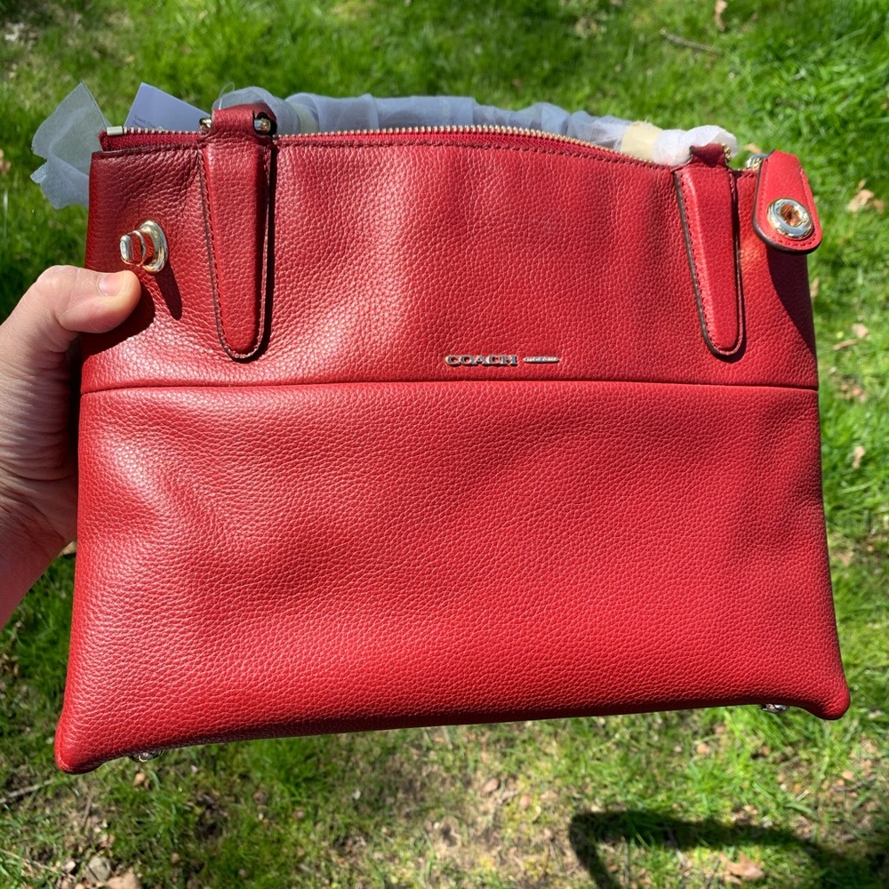 The most popular Coach bag in recent years.